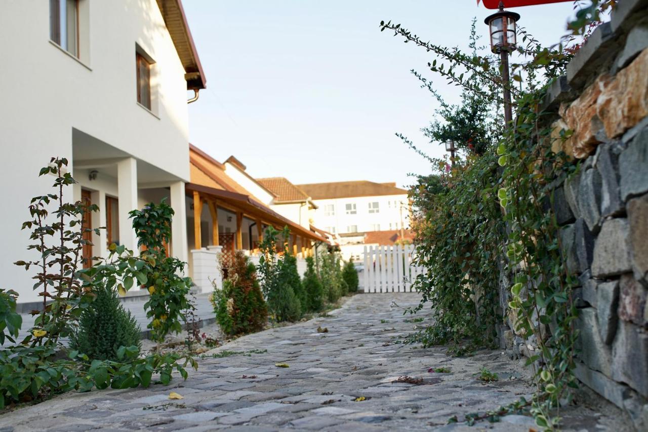 Pensiunea Rustic Hunedoara Buitenkant foto