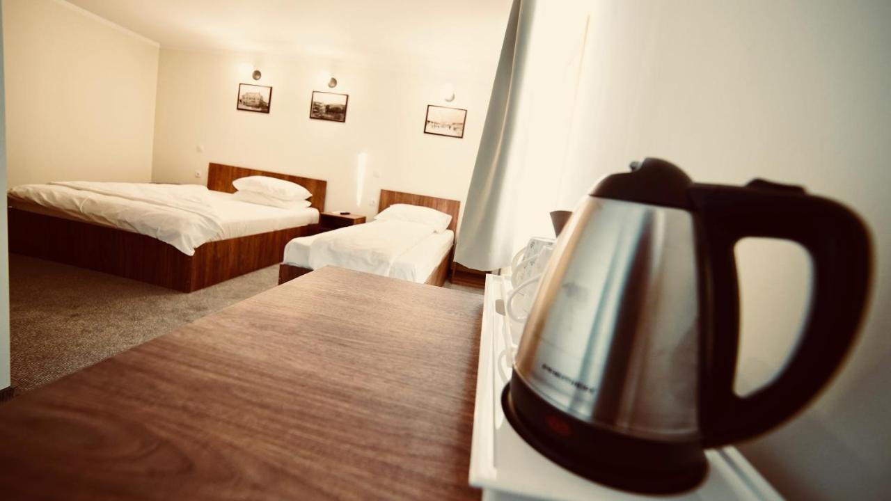 Pensiunea Rustic Hunedoara Buitenkant foto